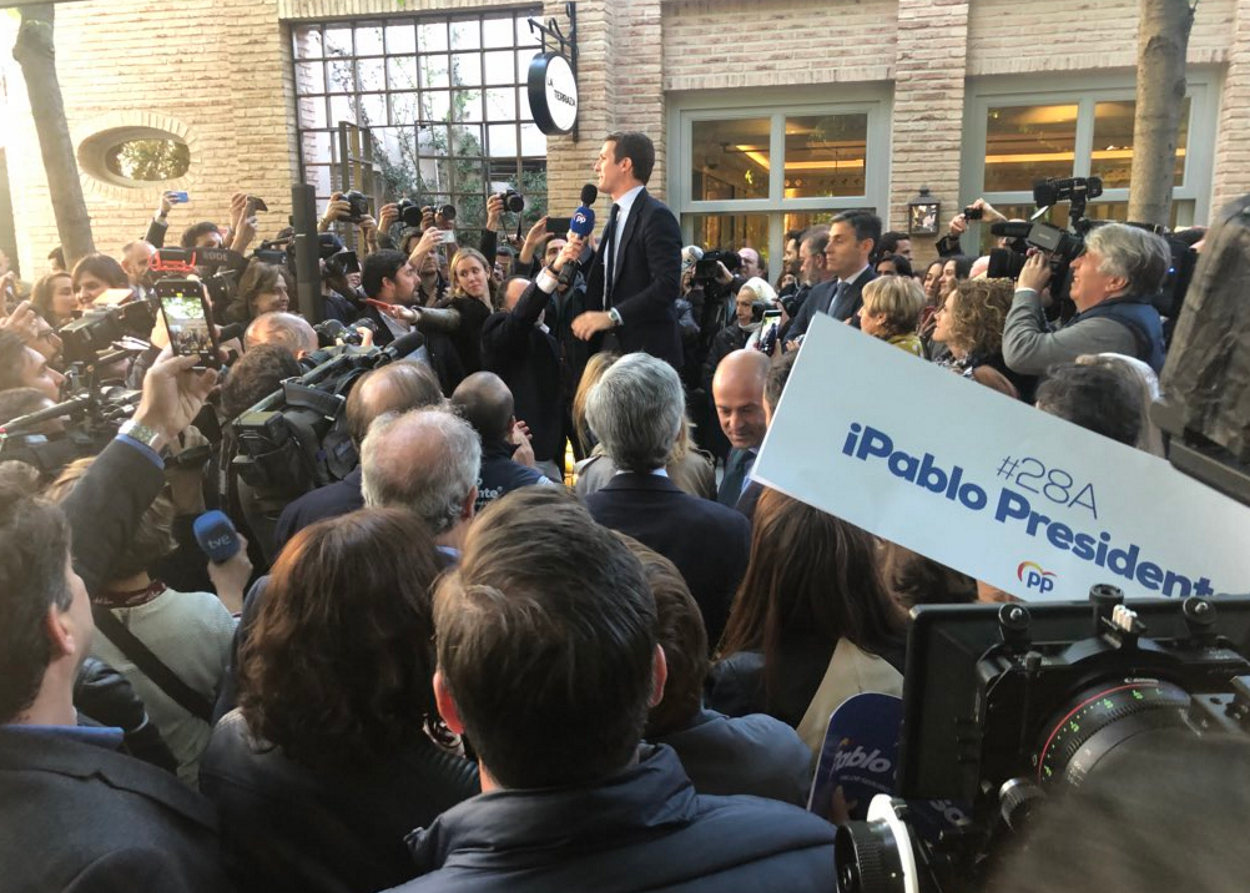 Pablo Casado durante un evento que aseguran que se desbordó