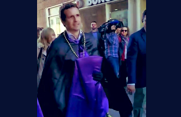 Casado vestido de penitente