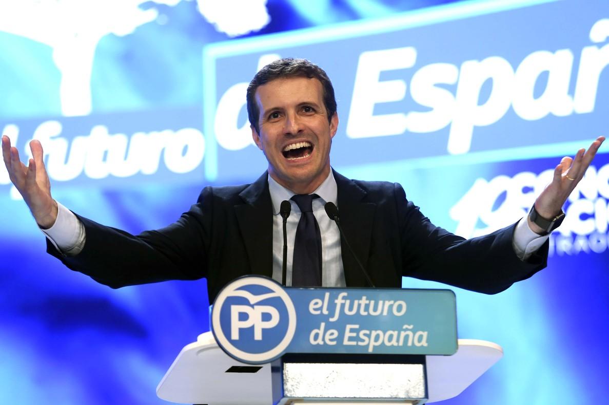 Casado en un mitin.