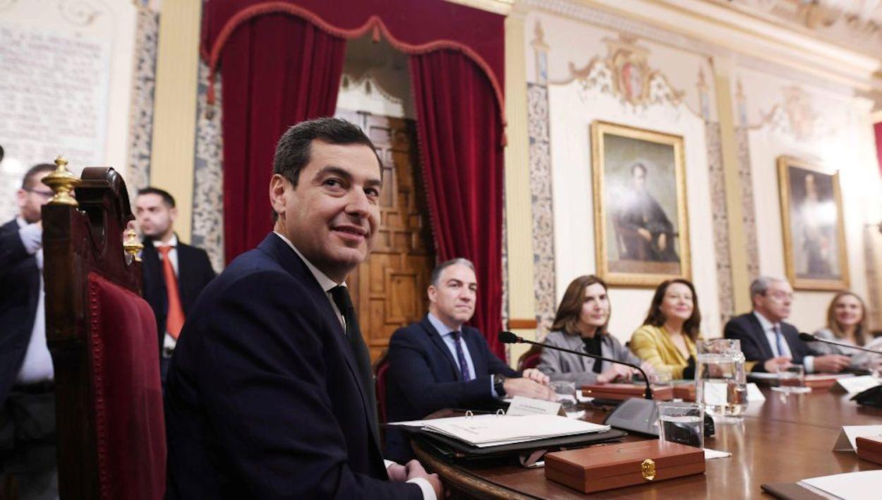 Juanma Moreno presidiendo el Consejo de Gobierno celebrado el 26 de enero en Antequera. EUROPA PRESS