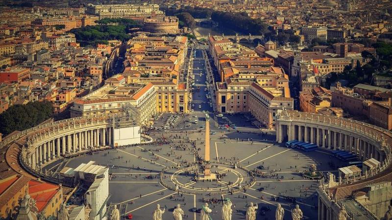 Plaza de San Pedro en el Vaticano - Fuente:Pixabay Plaza de San Pedro en el Vaticano - Fuente:Pixabay