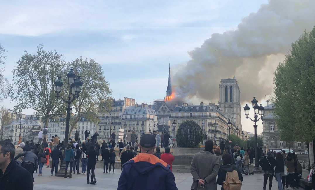 Incendio en Notre Dame-Twitter