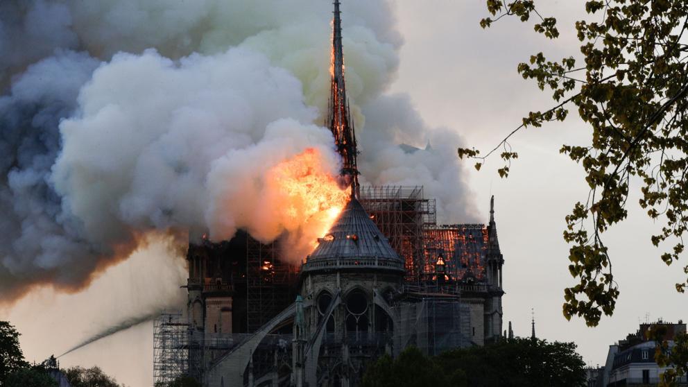 Incendio de la catedral de Notre Dame - Twitter