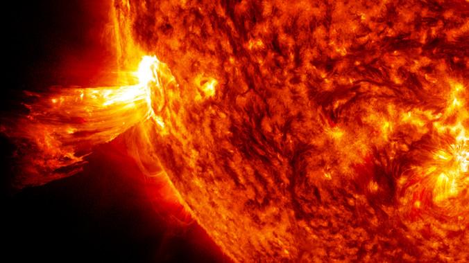 Erupción solar el 20 de junio de 2013. Estas llamaradas pueden enviar miles de millones de toneladas de partículas a toda velocidad a través del espacio y llegar a la Tierra en solo tres días. / NASA.