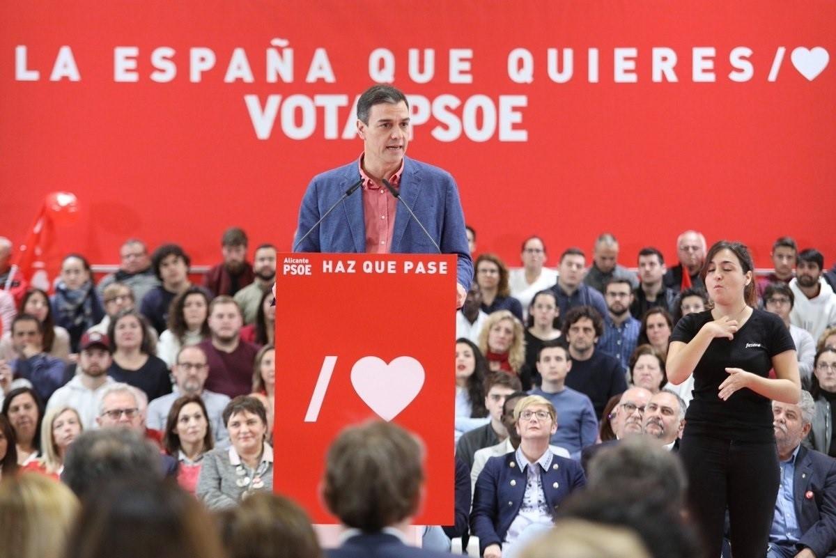 El presidente del Gobierno y líder del PSOE Pedro Sánchez en un mitin en Alicante (Fuente: EP)