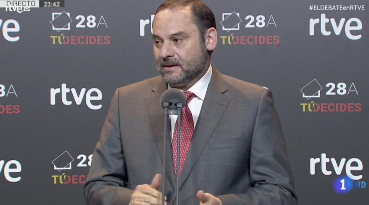 José Luis Ábalos comparece ante los medios tras el debate
