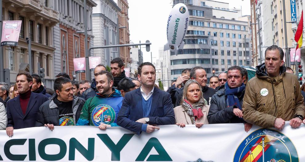 Albert Rivera, Teodoro García Egea y Ortega Smith en la concentración de Jusapol en Madrid. Agencias