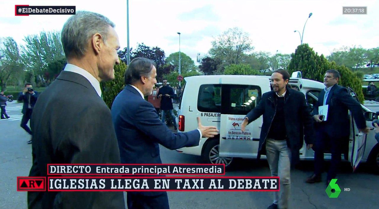 Pablo Iglesias en su llegada al debate de Atresmedia