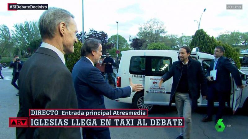Pablo Iglesias en su llegada al debate de Atresmedia