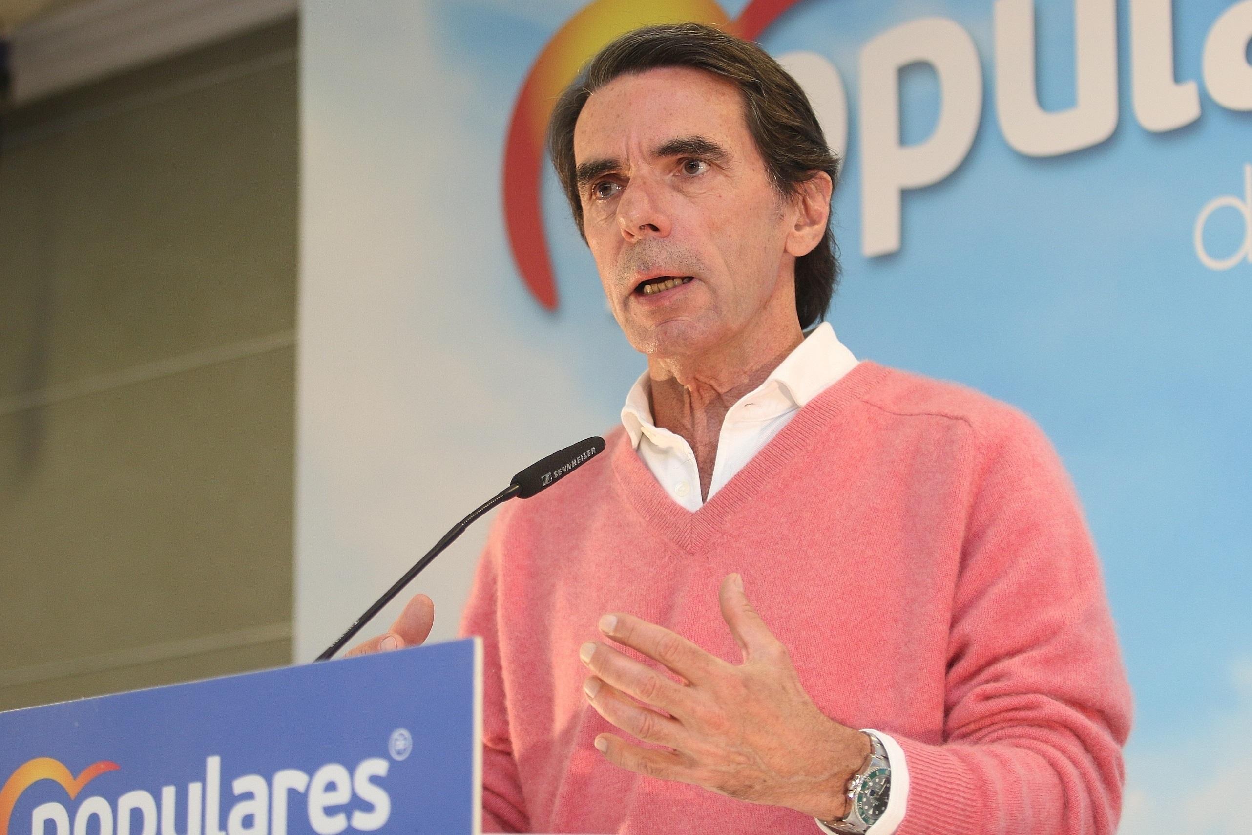 El expresidente del Gobierno José María Aznar participa en un acto del PP en El Ejido (Almería)