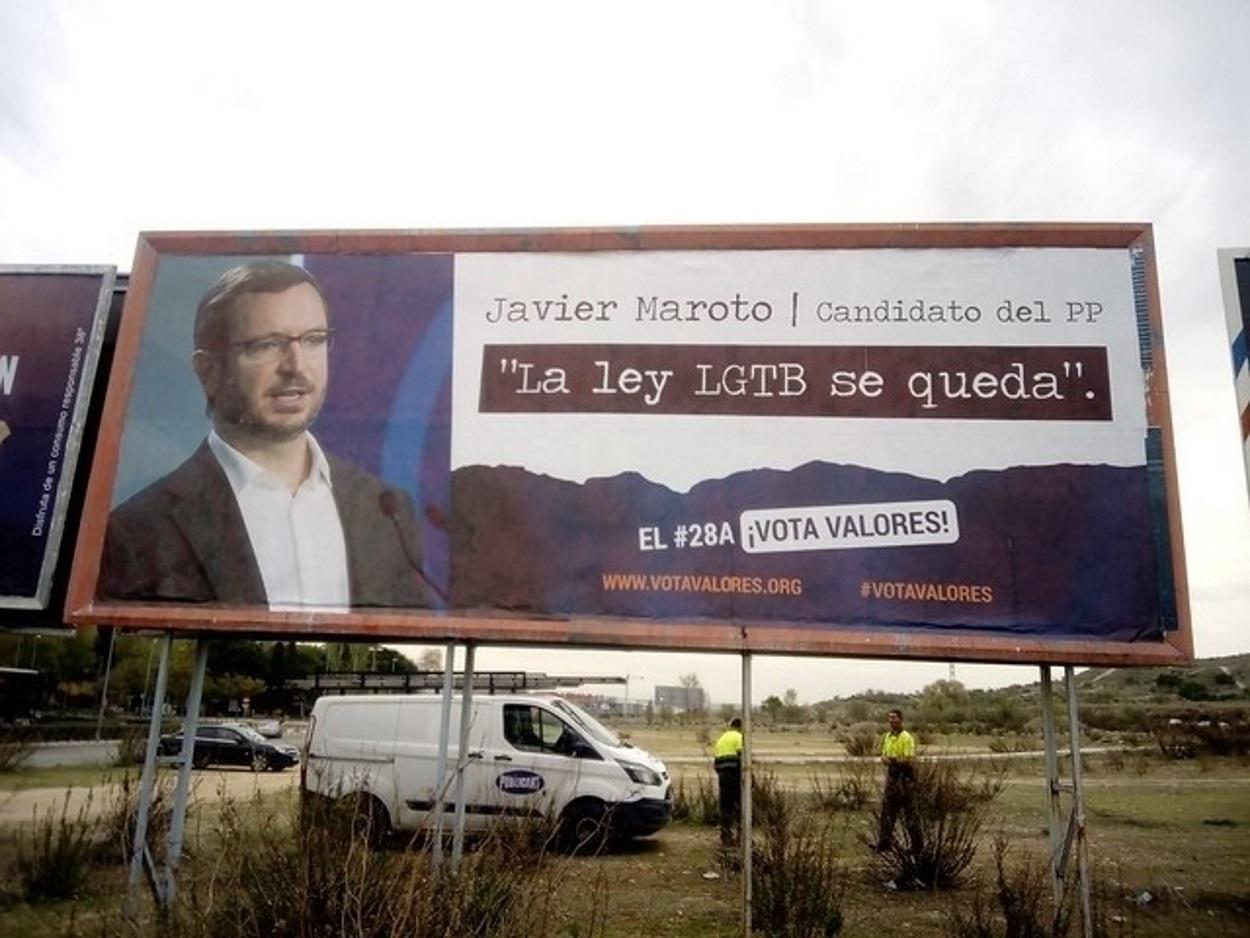 La valla publicitaria de Hazte Oír con la imagen de Javier Maroto