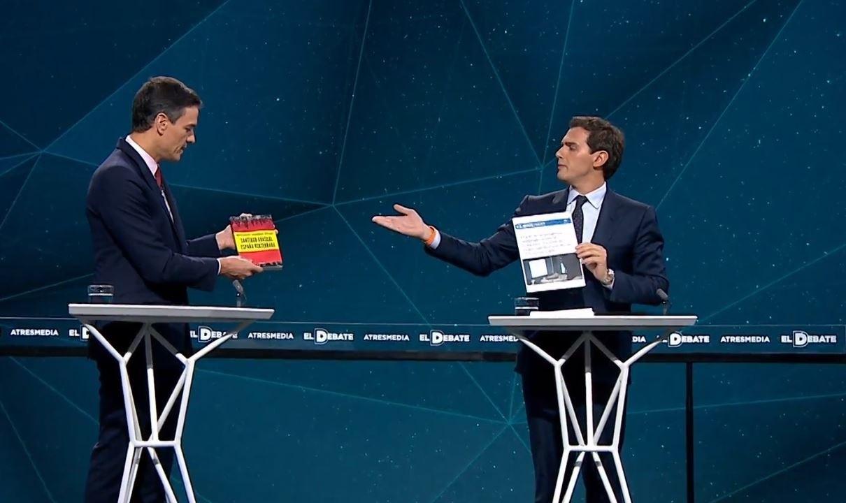 Pedro Sánchez y Albert Rivera, en un momento del debate. ATRESMEDIA