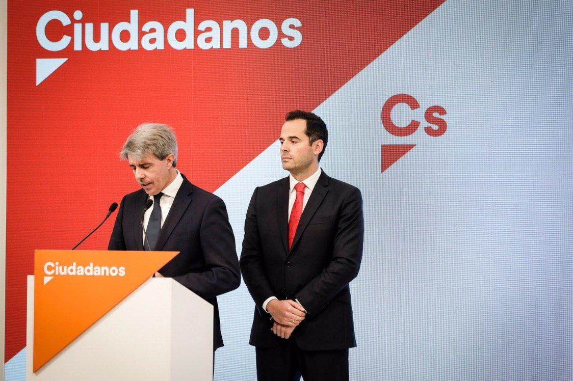 Ángel Garrido toma la palabra tras la intervención de Ignacio Aguado. Twitter: @CiudadanosCs