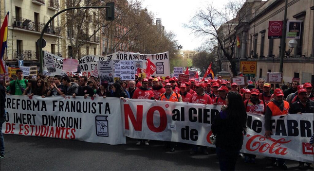 Miles de estudiantes marchan pacíficamente por Madrid contra la 'ley Wert' y los recortes en Educación
