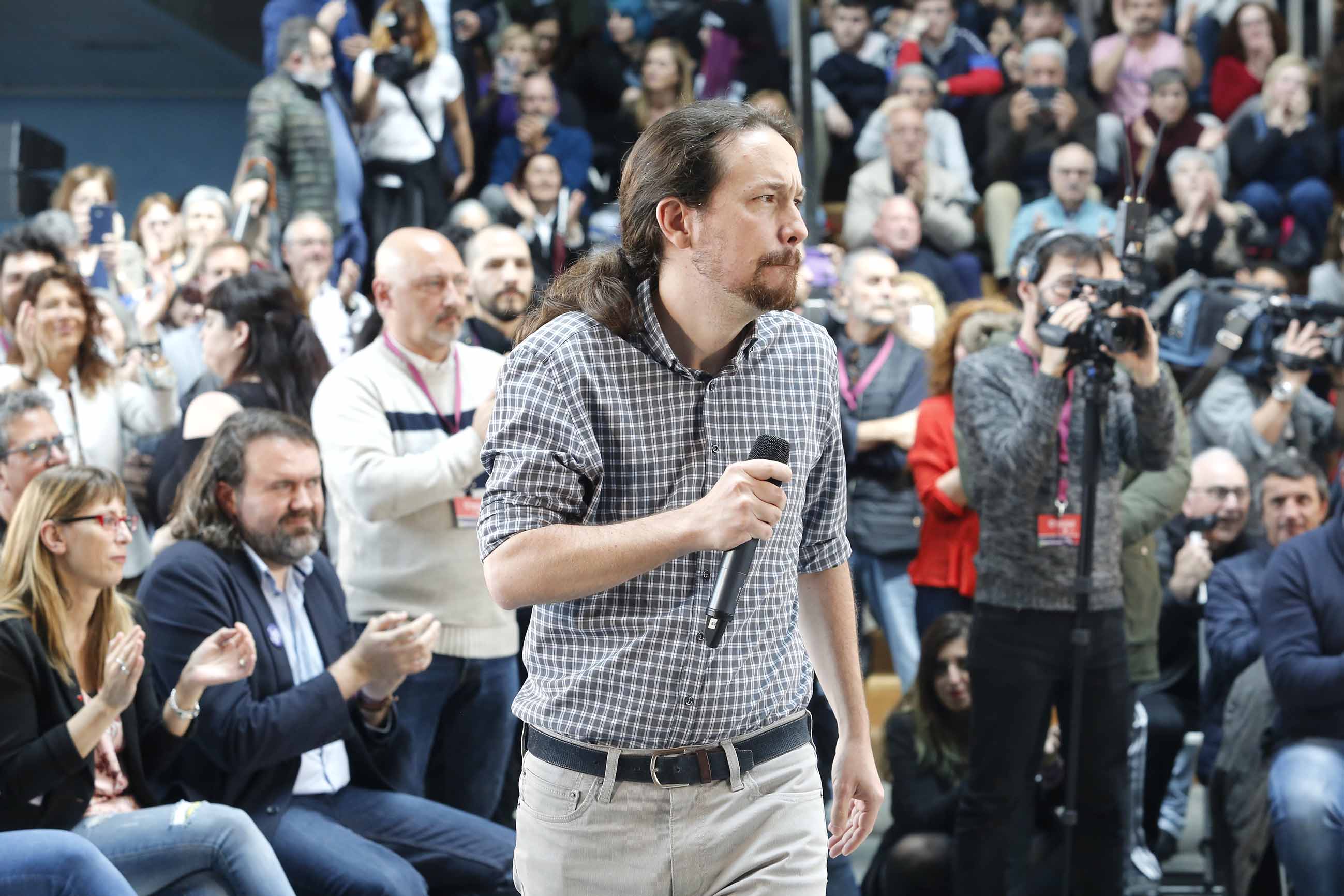 El líder de Podemos Pablo Iglesias interviene en un mitin en Vigo (Pontevedra).