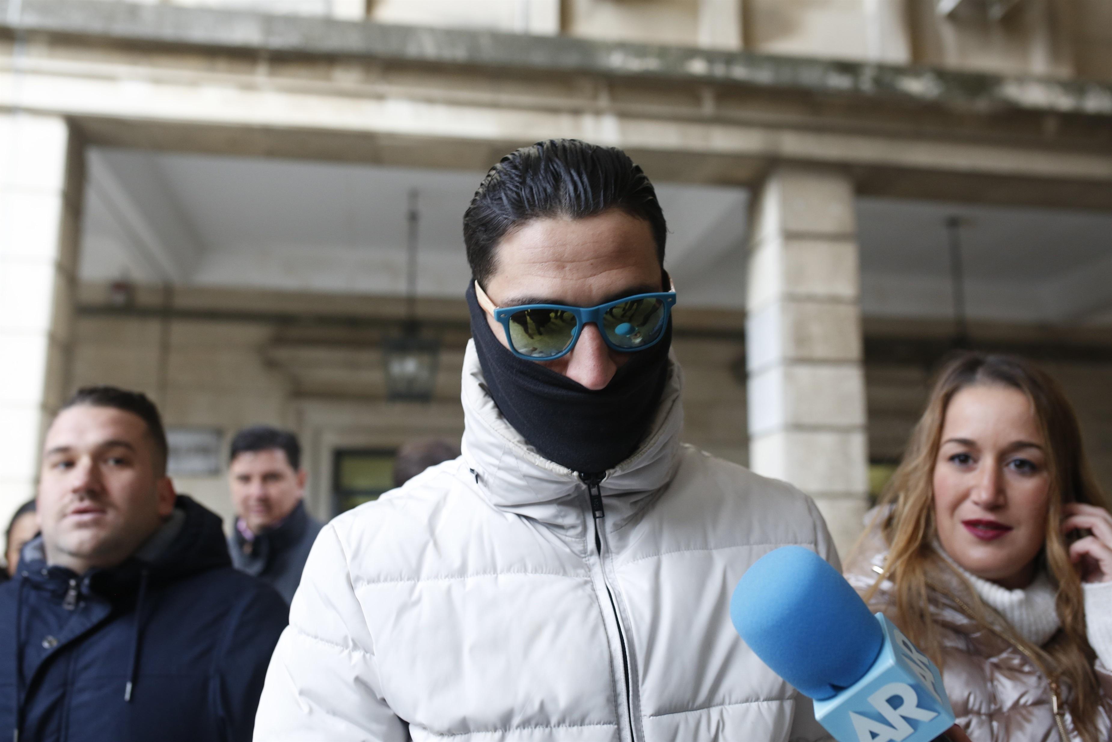 Los miembros de La Manada llegan a la Audiencia para seguir en videoconferencia la vista de Navarra. Europa Press.