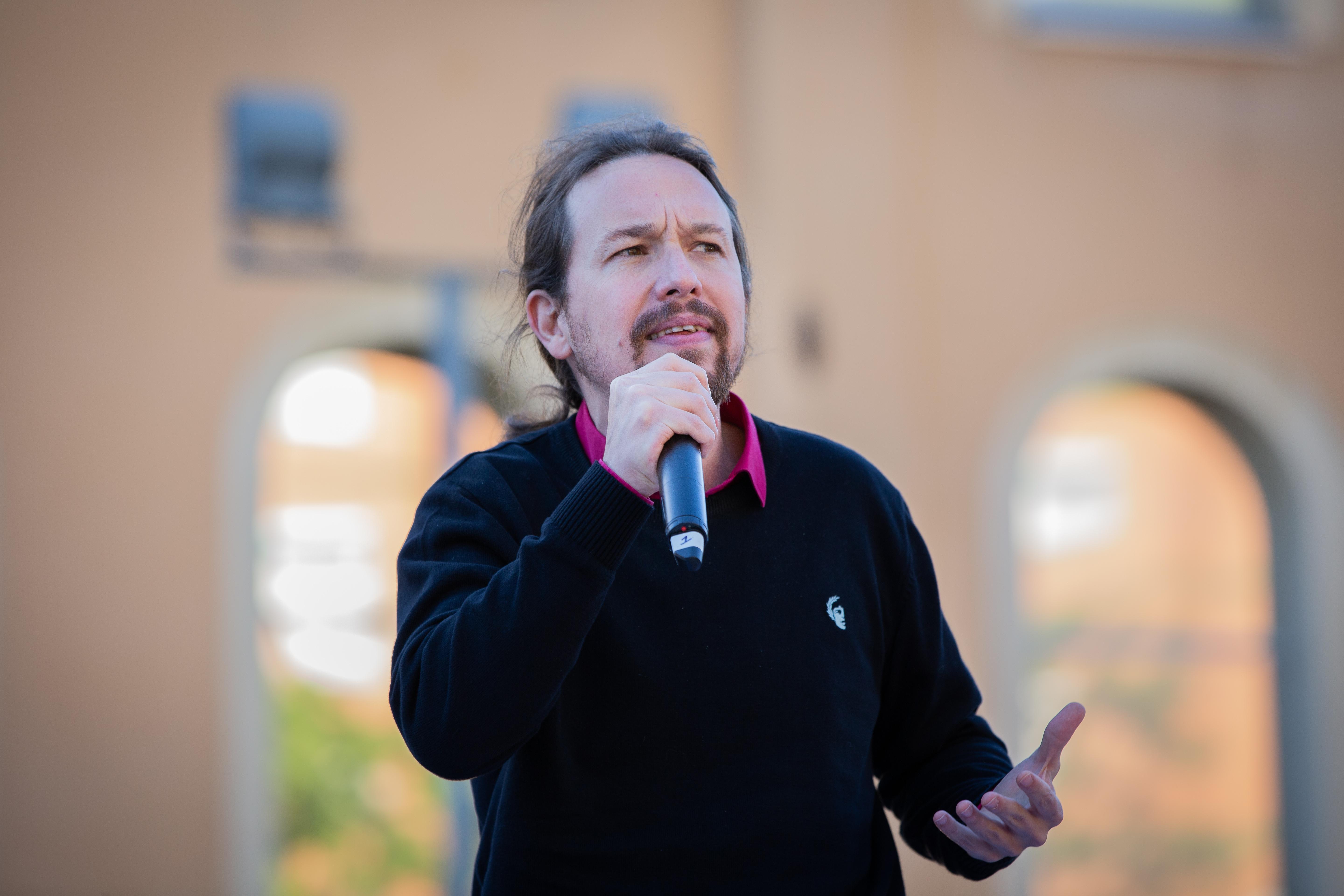 El secretario general de Podemos Pablo Iglesias interviene en un acto de campaña en Barcelona - David Zorrakino Europa Press