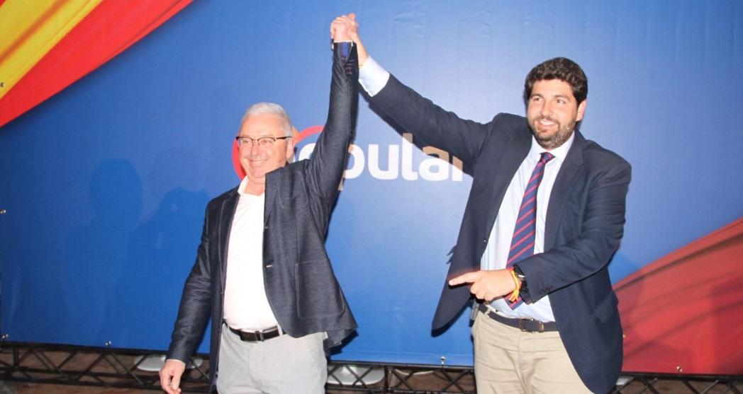 Francisco Alcón junto al presidente del PP de Murcia, y Fernando López Miras. Fuente: PP Murcia