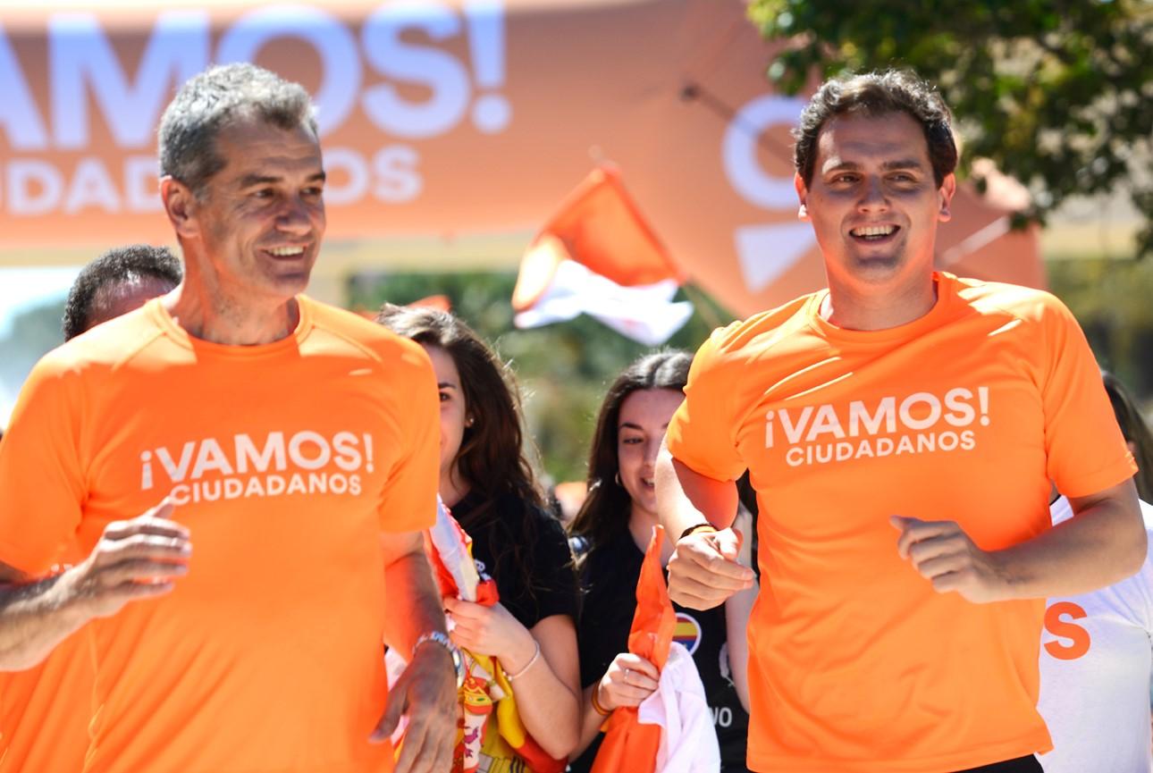  El candidato de Ciudadanos a la presidencia de la Generalitat de Valencia Toni Cantó y el presidente de la formación naranja y candidato a la presidencia del Gobierno de España Albert Rive