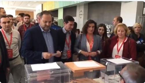 José Luis Ábalos ejerce su derecho a voto. Europa Press.