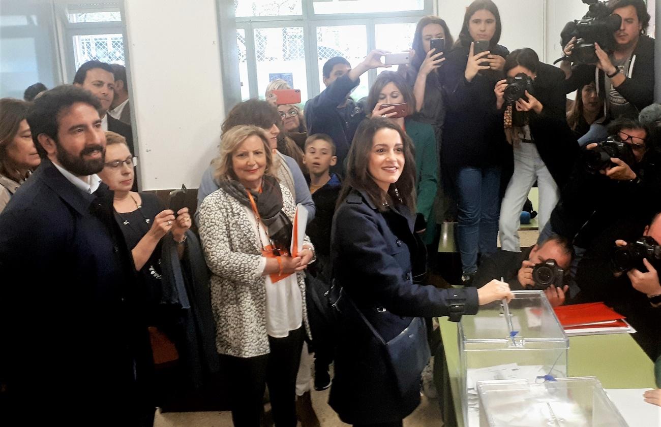 Inés Arrimadas votando.