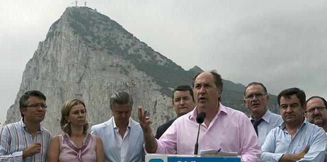 El alcalde de Algeciras hermana la ciudad “en secreto” con la argentina Río Grande, vinculada a la Guerra de la Malvinas