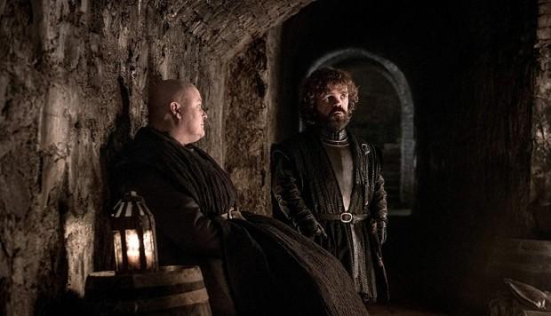 Varys y Tyrion en Juego de Tronos