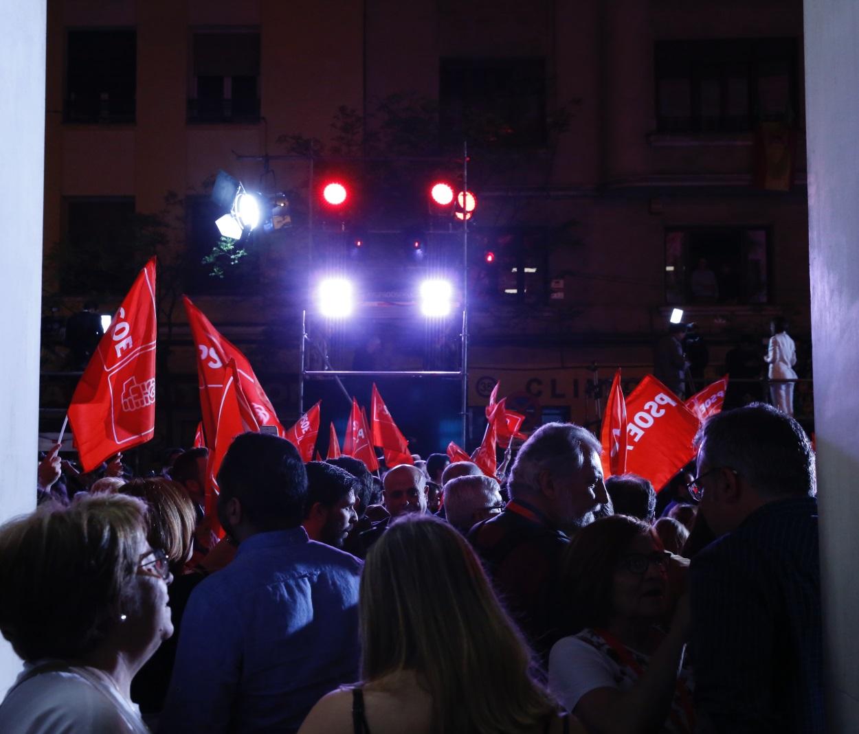 Celebración en Ferraz tras la victoria del PSOE en las elecciones