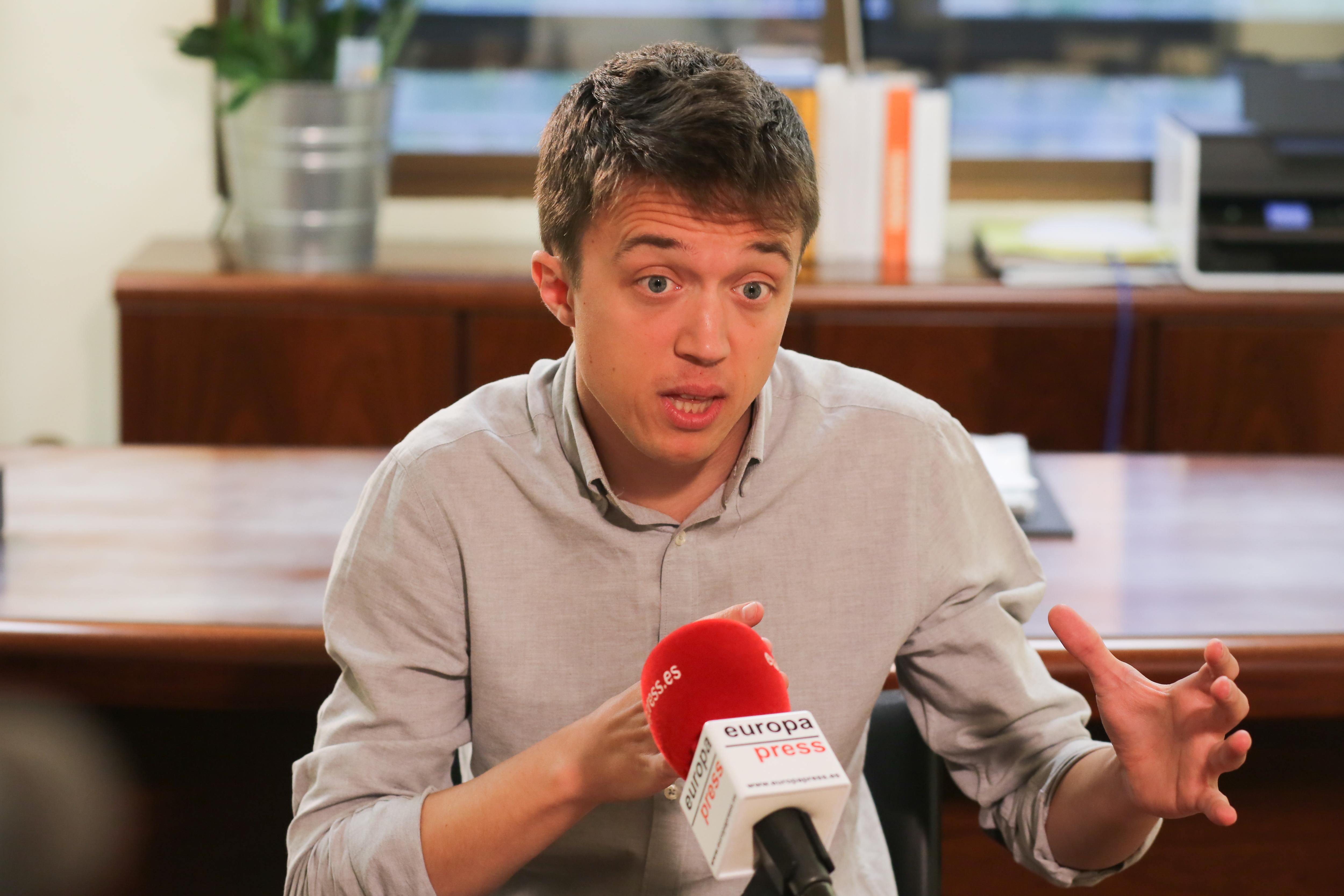 El candidato de Más Madrid a la Presidencia de Madrid Íñigo Errejón durante su entrevista para Europa Press. 