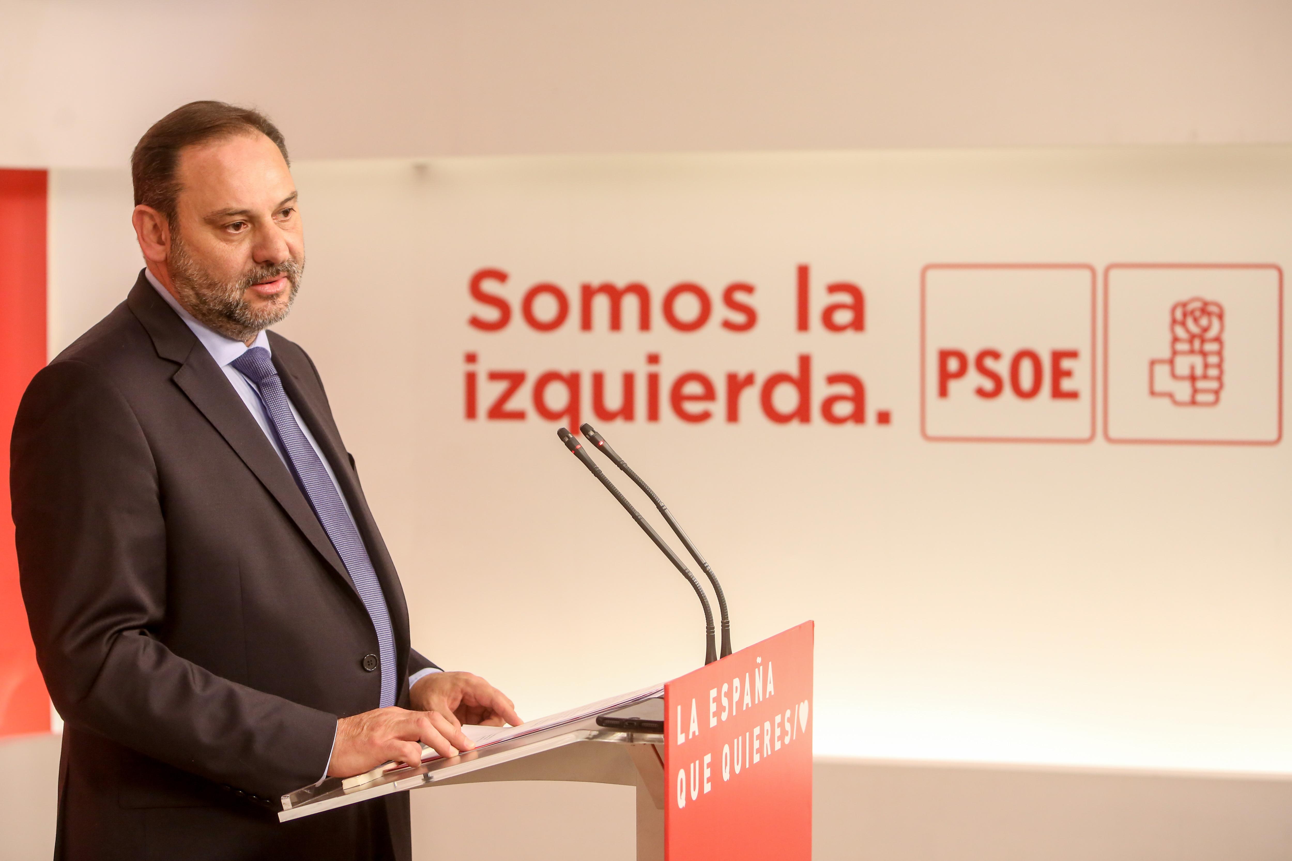 El secretario de Organización y ministro de Fomento en funciones José Luis Ábalos en rueda de prensa. EP