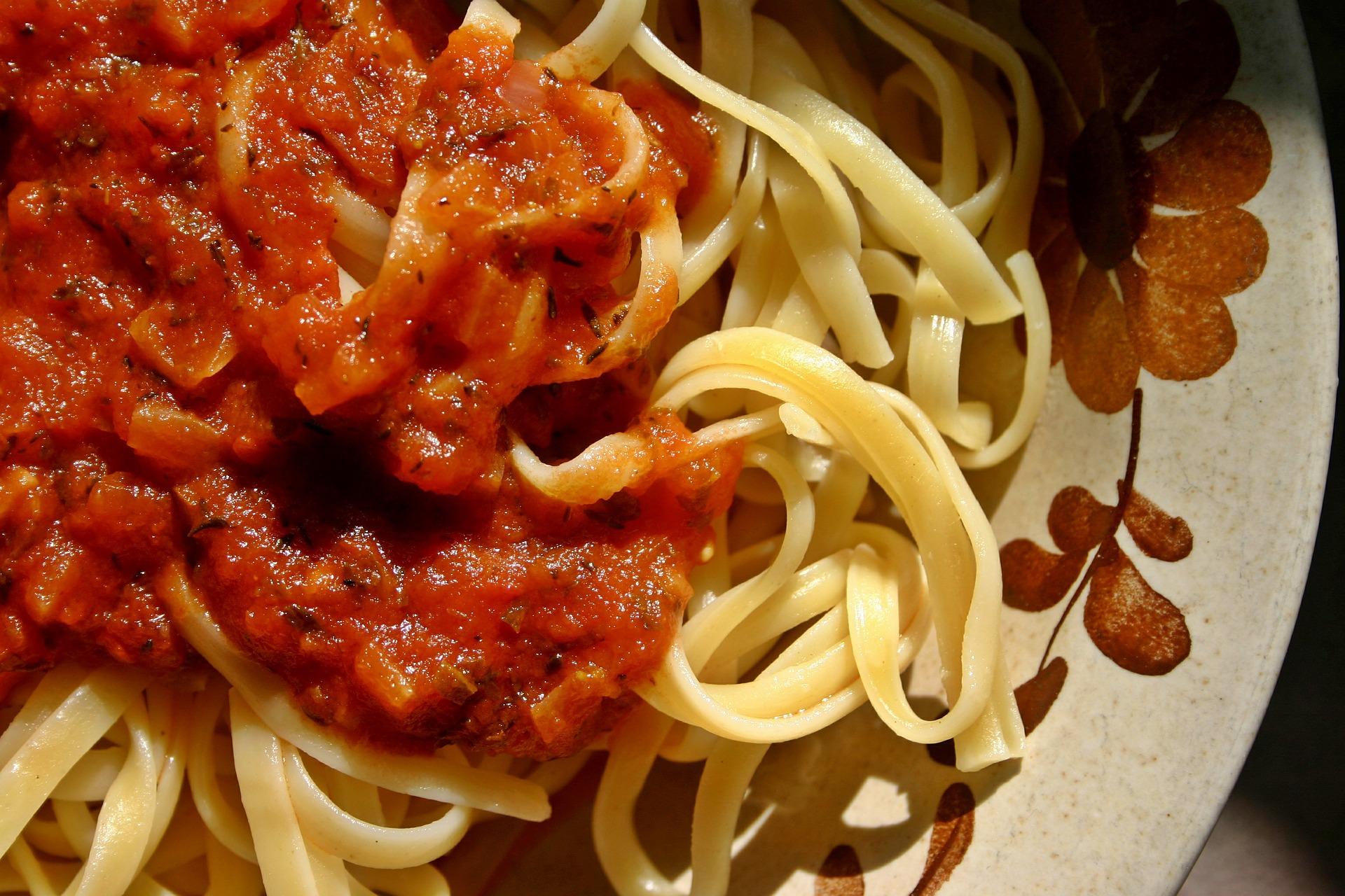 Pasta con salsa de tomate. 