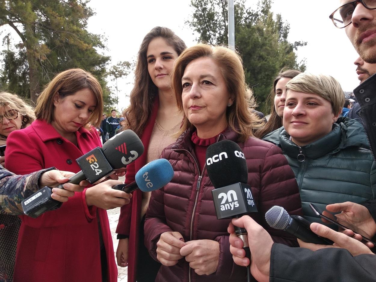 Carina Mejías ante los medios de comunicación