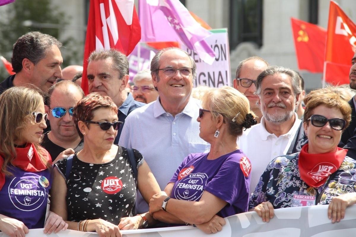 Los candidatos del PSOE a la Comunidad y a la Alcaldía de Madrid Ángel Gabilondo y Pepu Hernández en la manifestación del 1 de Mayo. Europa Press.