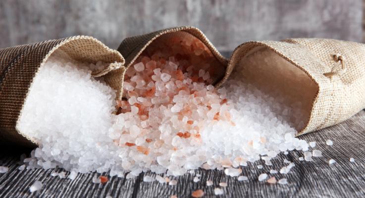 La sal ha tenido múltiples usos a lo largo de la historia, más allá de condimentar la comida
