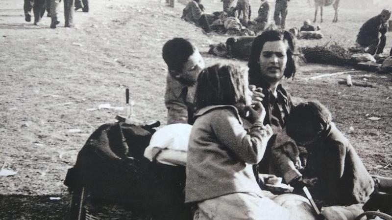 Mujer con niños Mujer con niños