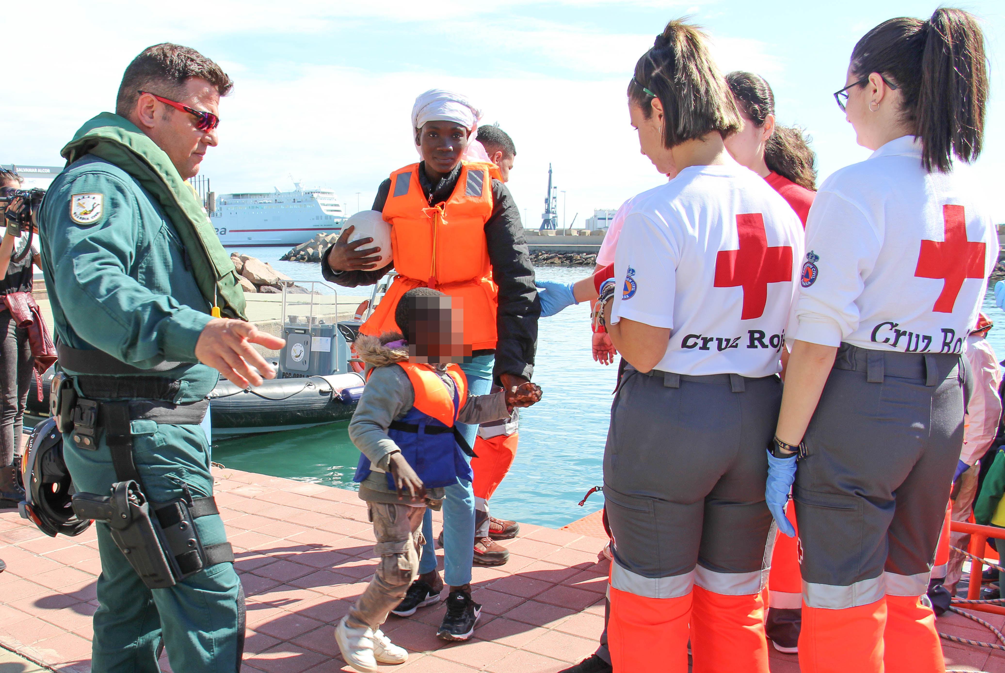 LLegada de inmigrantes al puerto de Melilla procedente Chafarina . EP