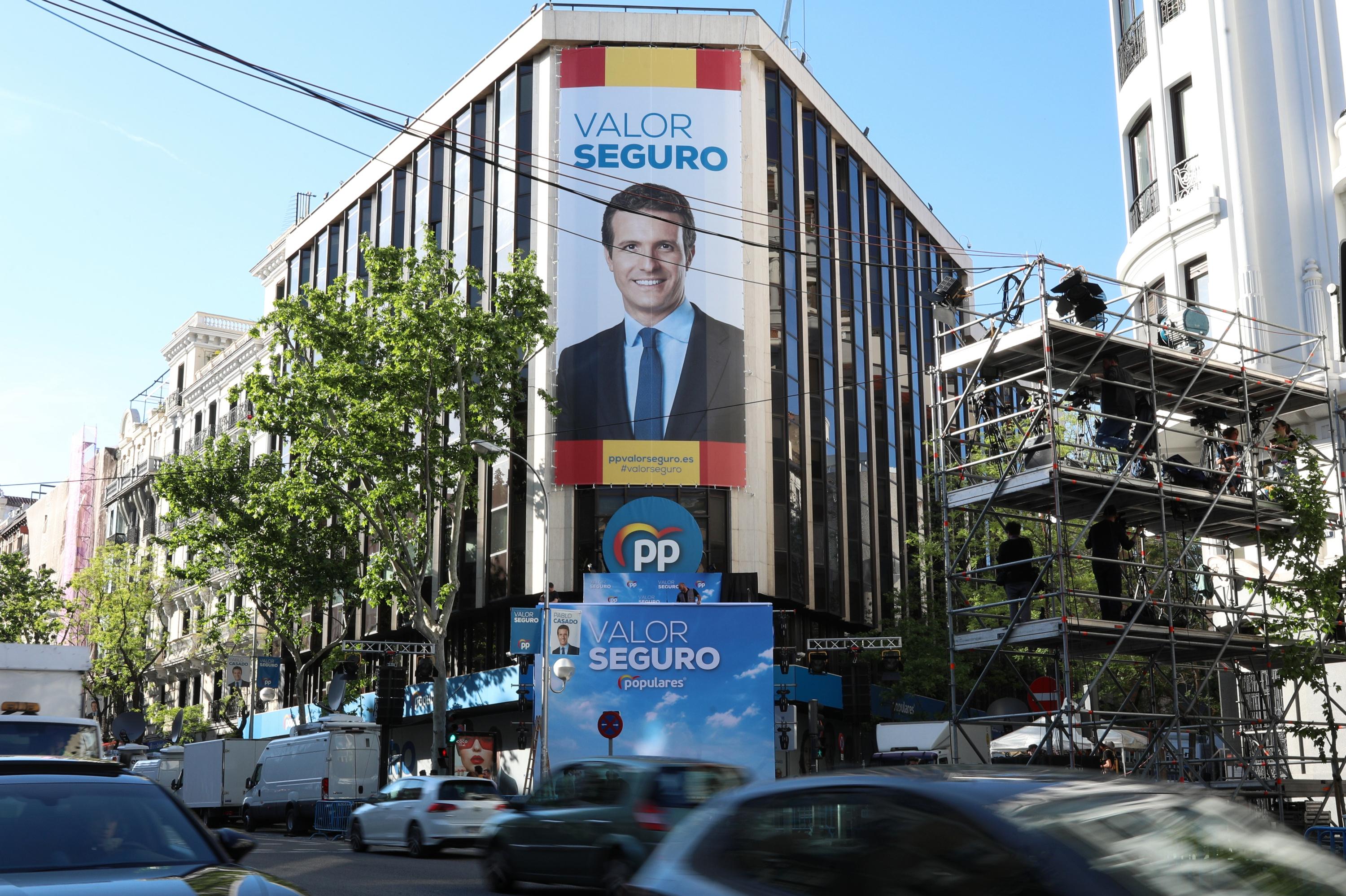 EuropaPress 2095772 La sede del Partido Popular se prepara para el seguimiento de los resultados electorales en la calle Génova de Madrid 