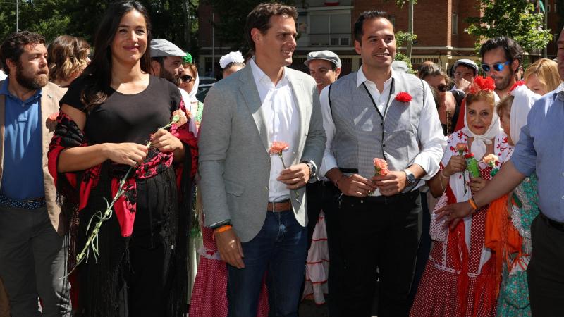 Begoña Villacís Albert Rivera e Ignacio Aguado visitan la Pradera de San Isidro  (2)