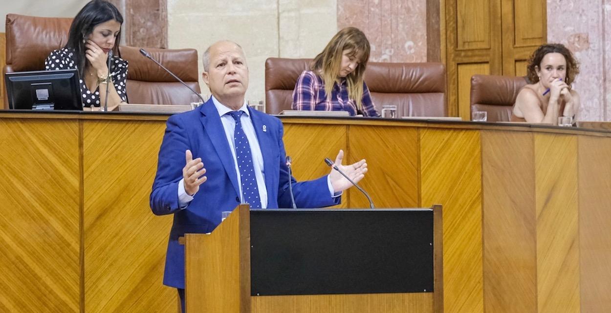 El consejero Javier Imbroda (Ciudadanos), ayer en el Parlamento.