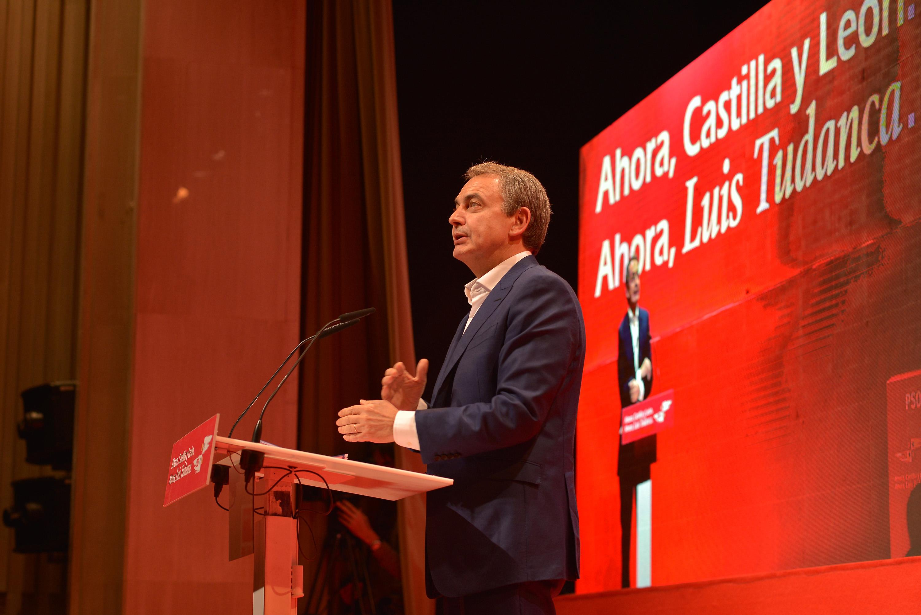 En Palencia el expresidente del Gobierno José Luis Rodríguez Zapatero participa en un acto de campaña junto a la candidata del PSOE a la Alcaldía Miriám Andrés y el candidato a la Junta Luis Tudanc