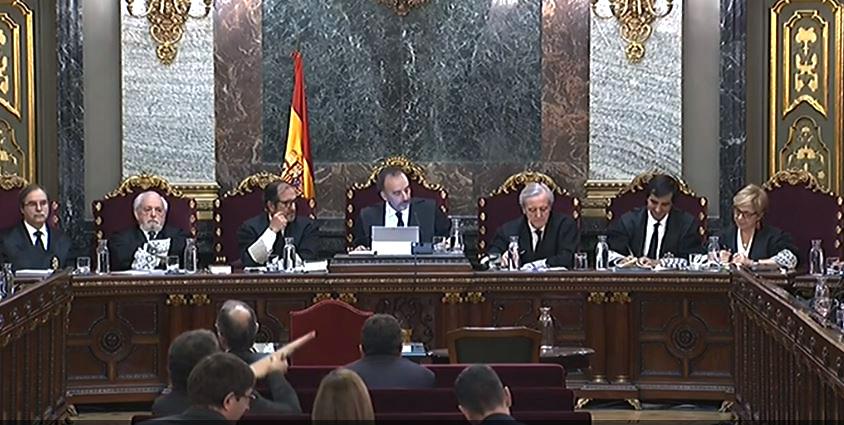 La mesa del Tribunal Supremo durante la jornada 44 del juicio del procés. Europa Press.