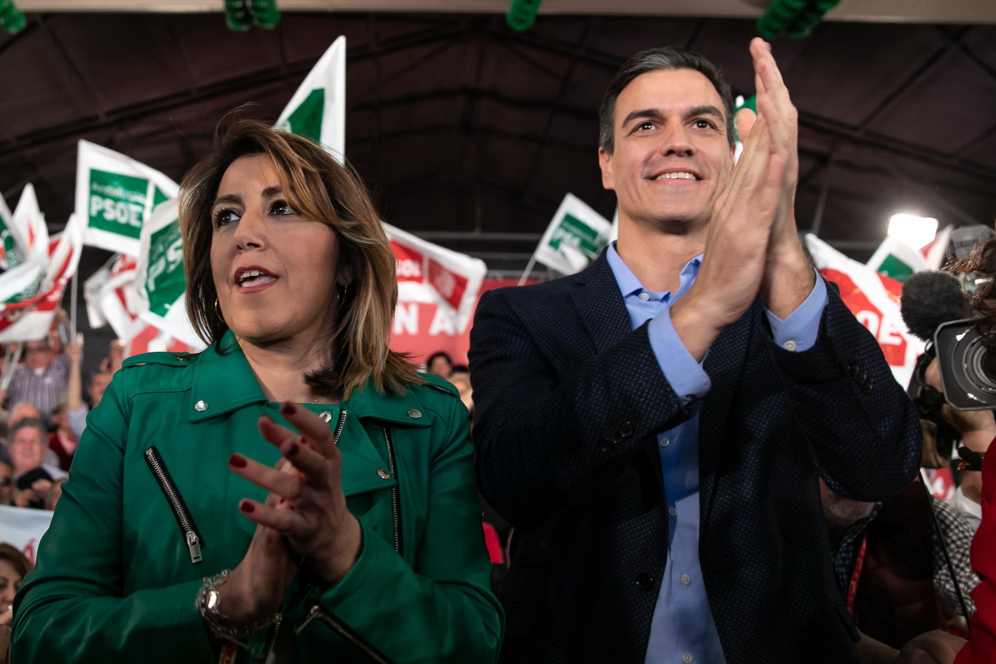 Pedro Sánchez y Susana Díaz participan en un acto en Sevilla durante la campaña electoral del 28A.