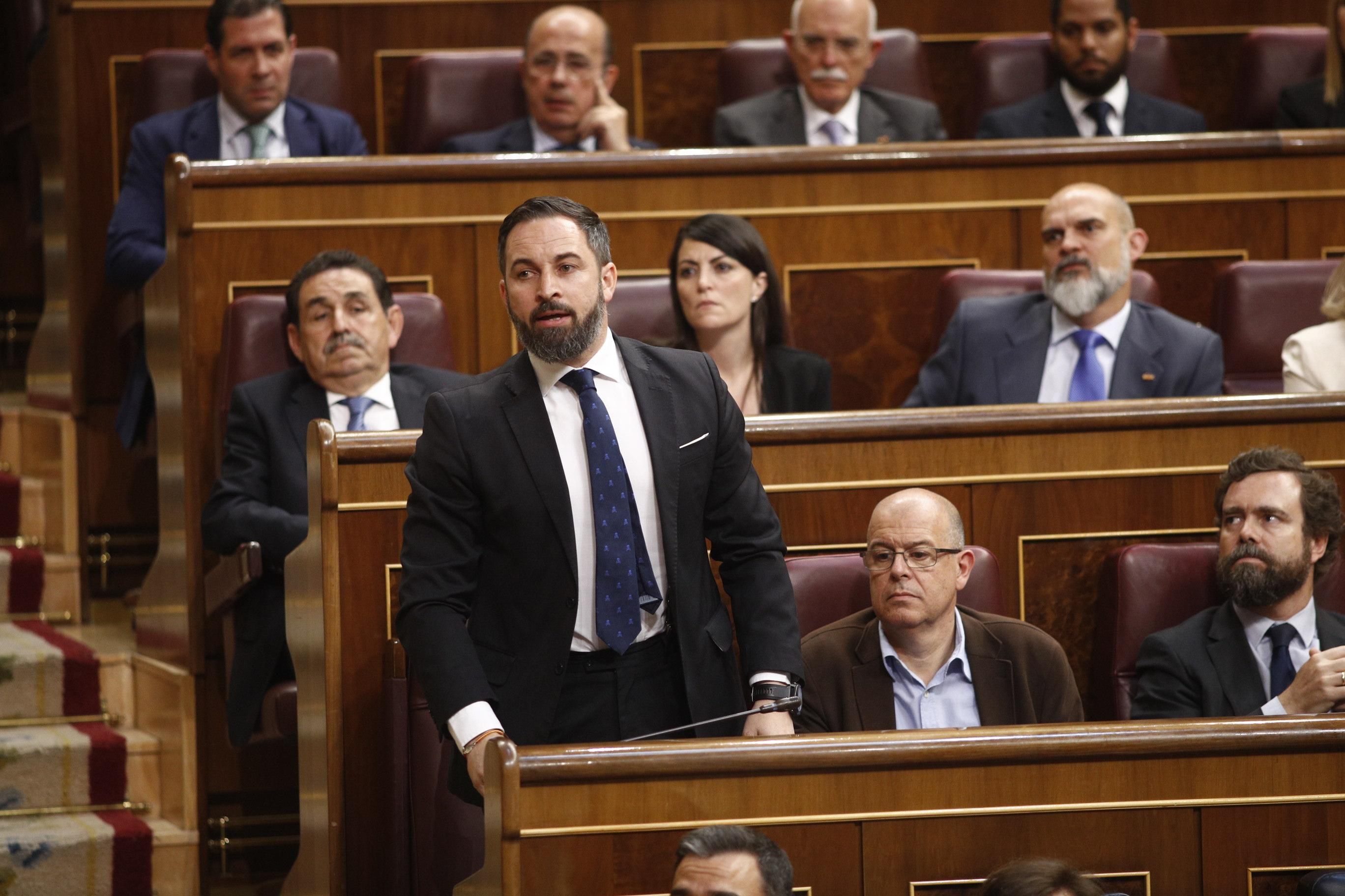 El presidente de Vox, Santiago Abascal jura la Constitución "por España". Europa Press