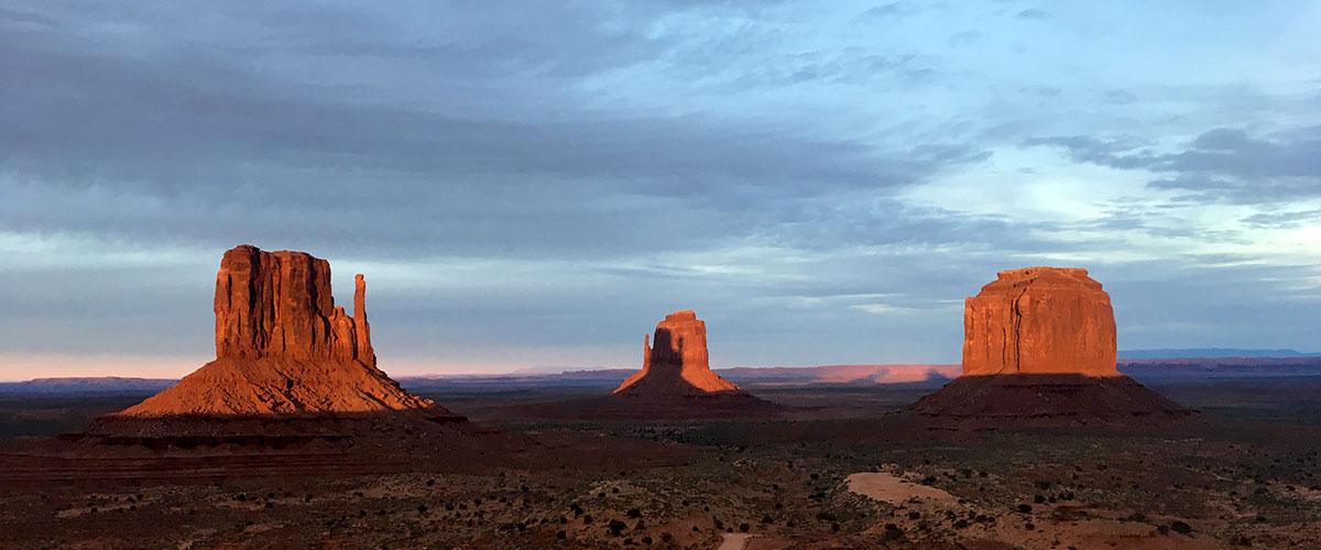 La contaminación del aire provoca cada año siete millones de vidas en el mundo. En la imagen, los promotorios de arenisca Monument Valley, en Utah (Foto ONU/MjG)