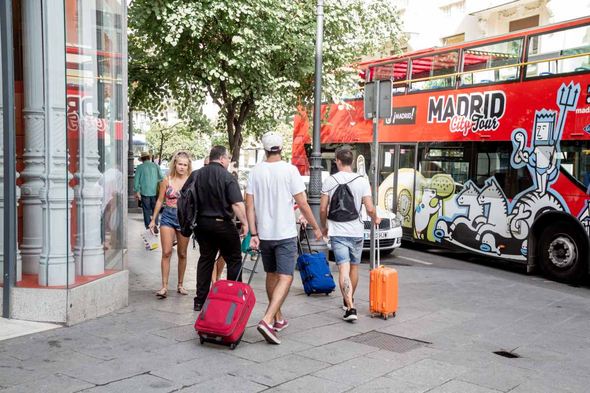 Fotos de recurso de turistas en Madrid (Europa Press)