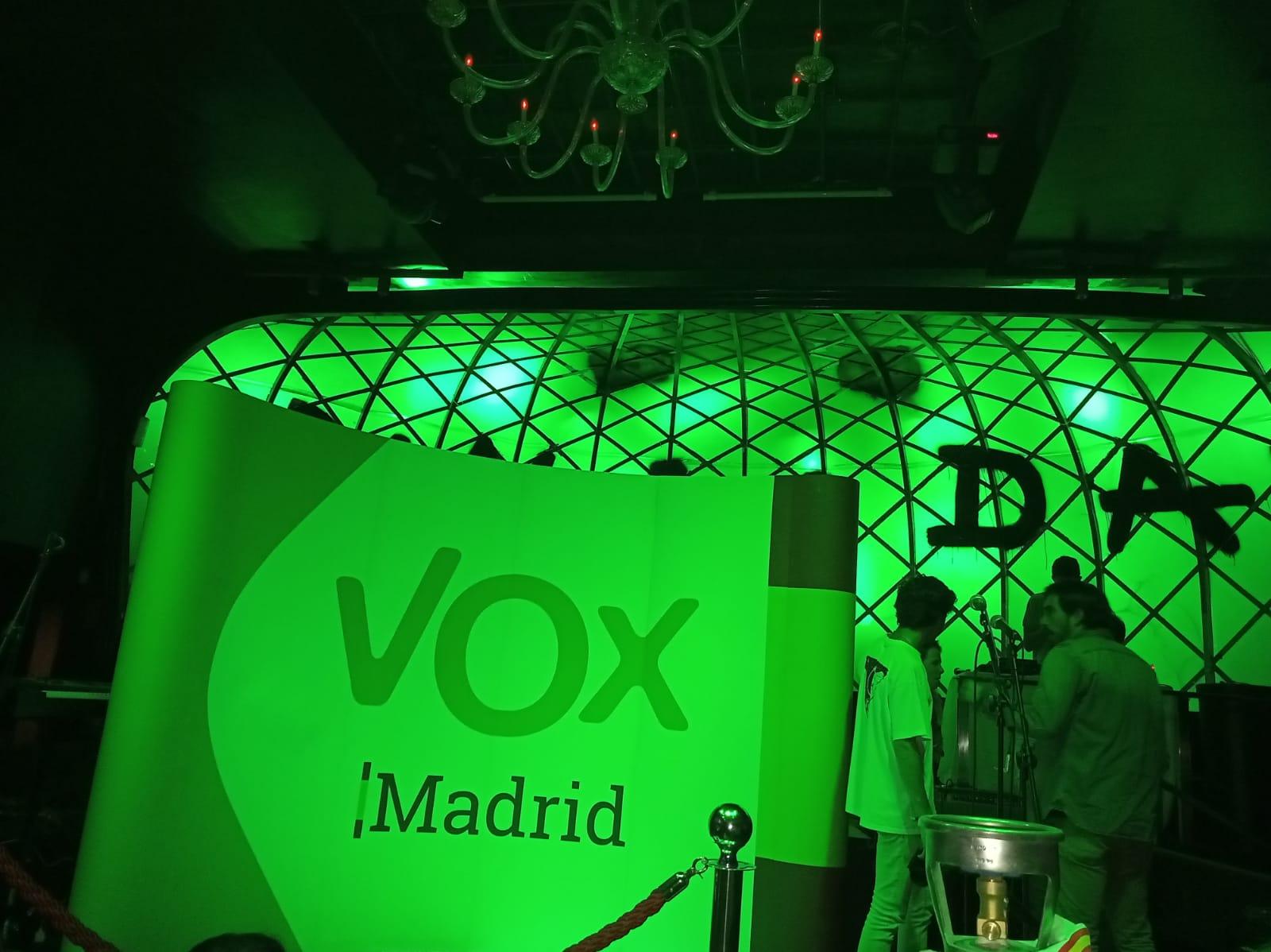 Escenario del acto de las juventudes de Vox celebrado en la sala Panda de Madrid