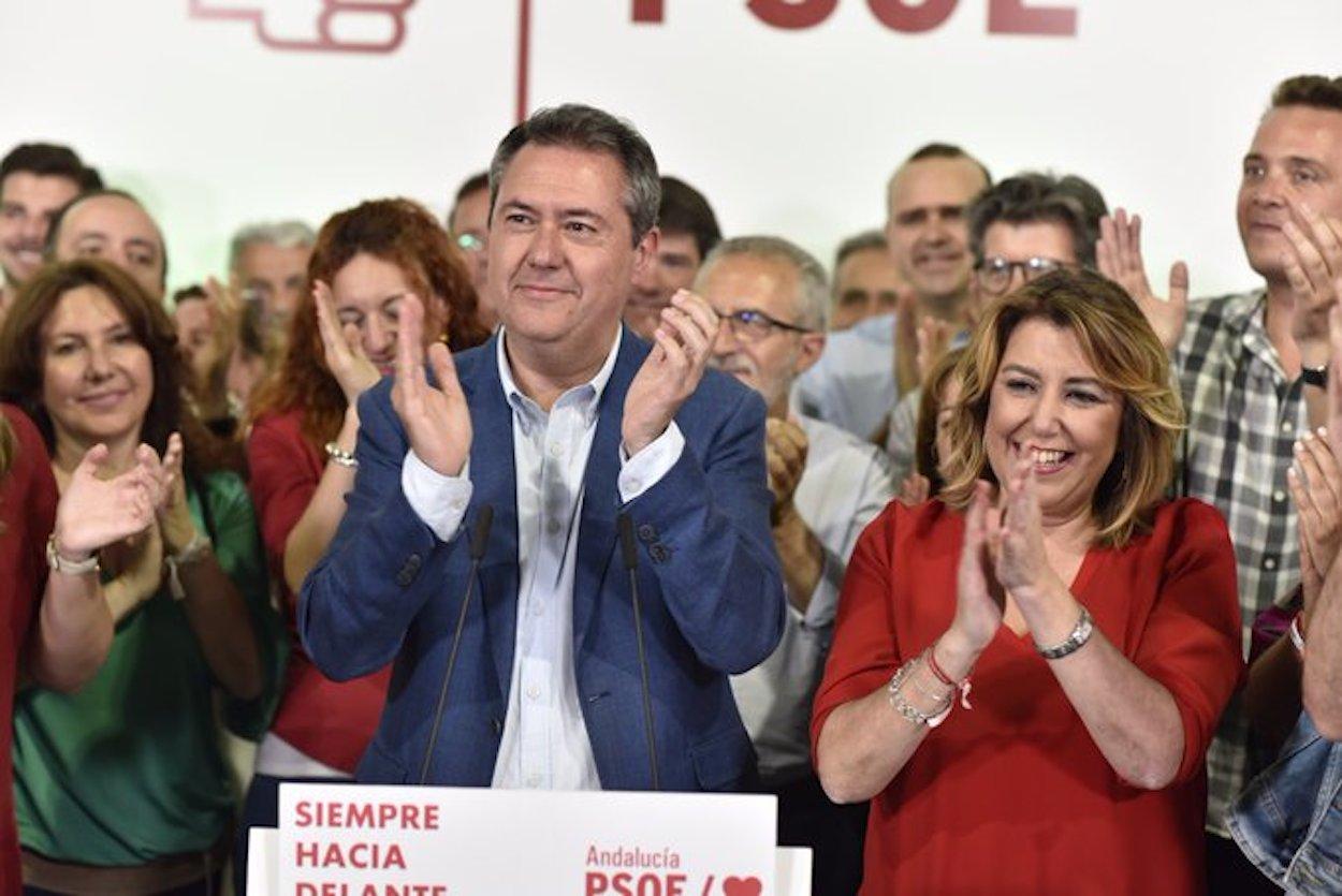 El alcalde de Sevilla, Juan Espadas, con Susana Díaz celebrando la victoria del 26-M.