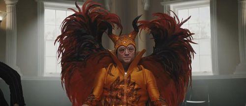 rocketman taronegerton fierycostume 700x301 opt