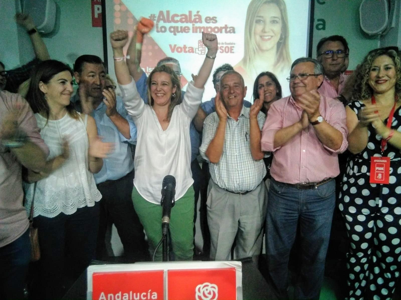  El PSOE de Alcalá de Guadaíra celebra su victoria en la noche electoral
