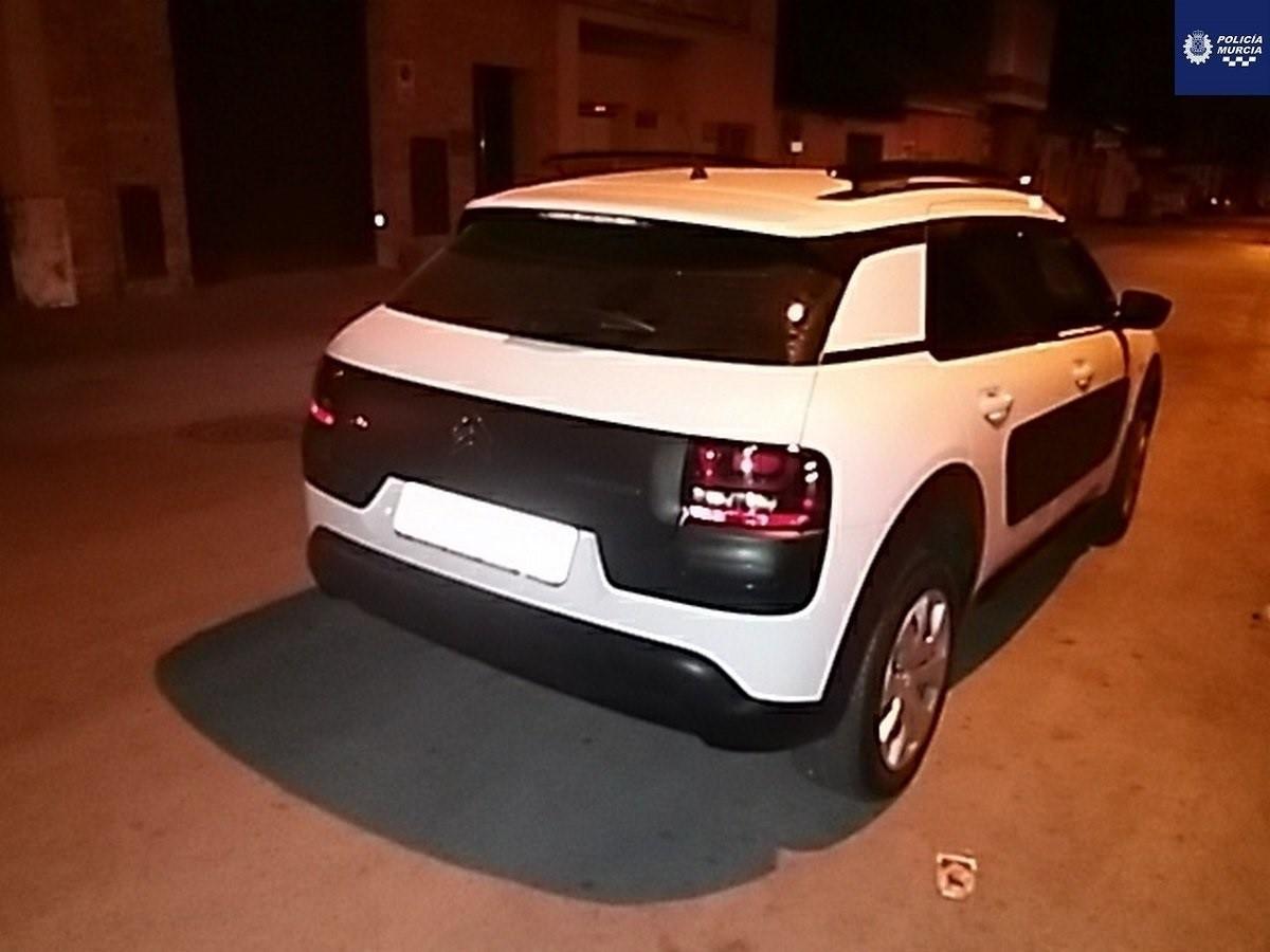Imagen del turismo inmovilizado por la Policía Local (Europa Press)